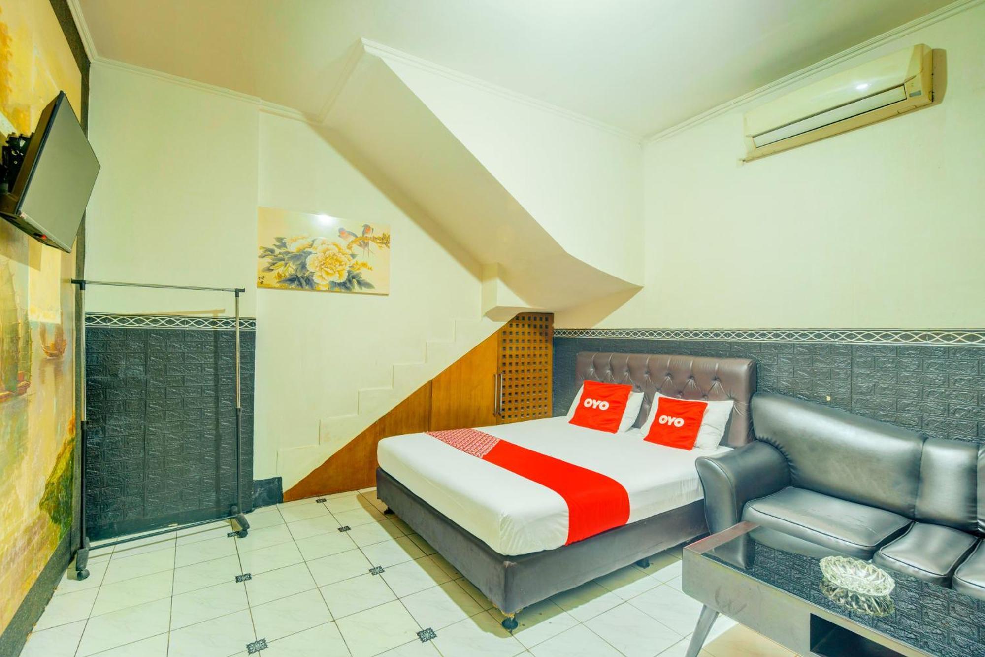 Oyo 93132 Modom Homestay Near Rs Islam Jakarta Pondok Kopi Exterior photo