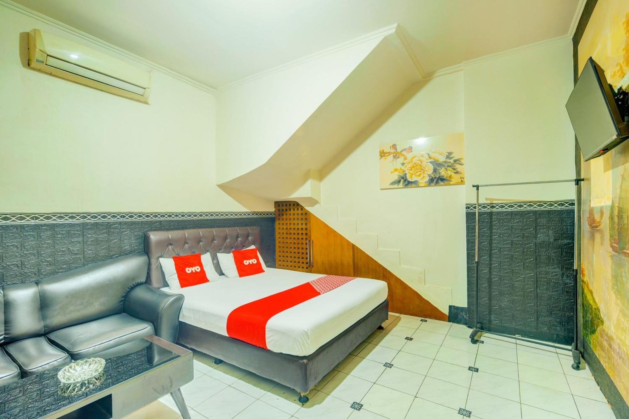 Oyo 93132 Modom Homestay Near Rs Islam Jakarta Pondok Kopi Exterior photo