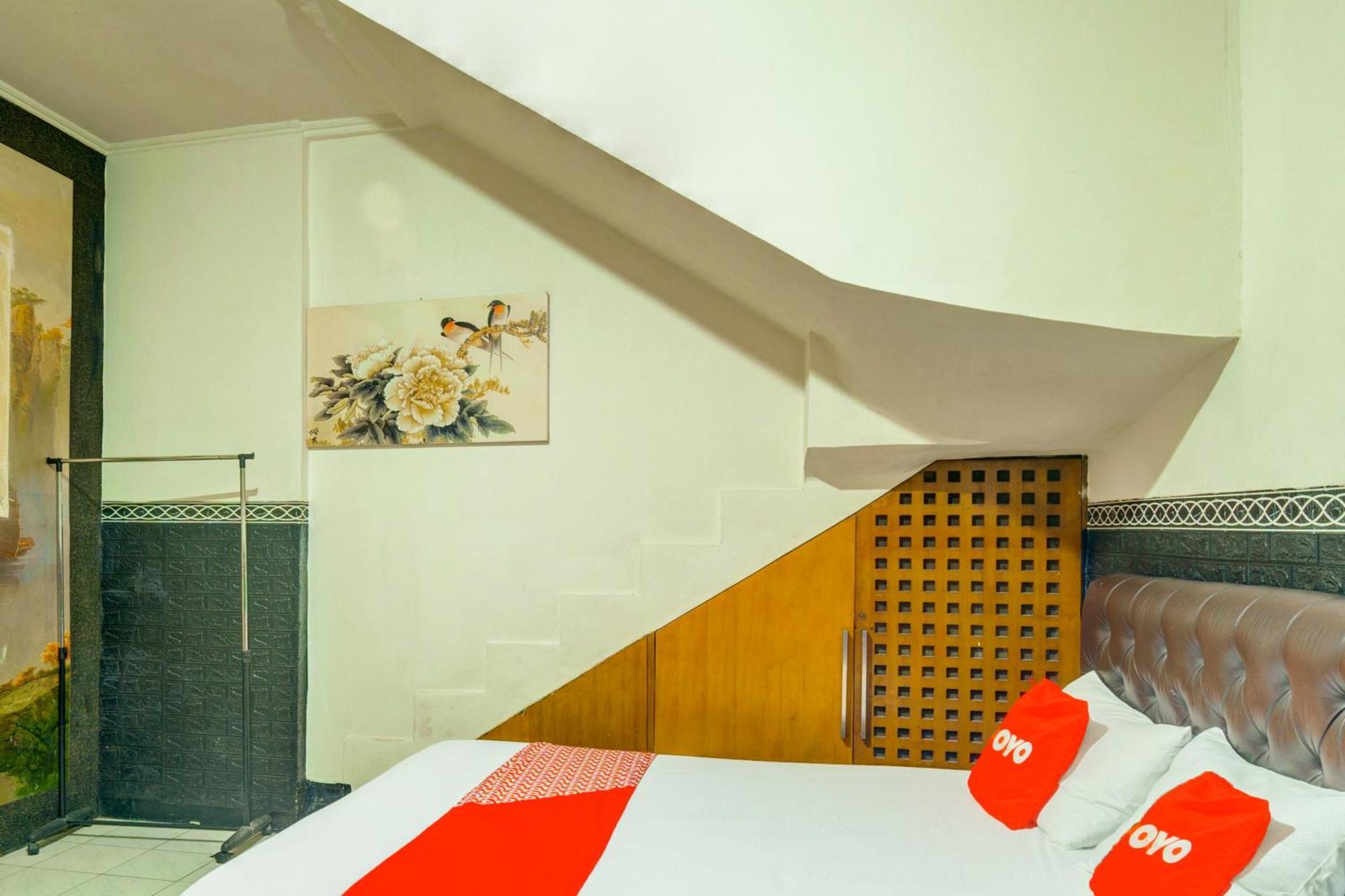 Oyo 93132 Modom Homestay Near Rs Islam Jakarta Pondok Kopi Exterior photo