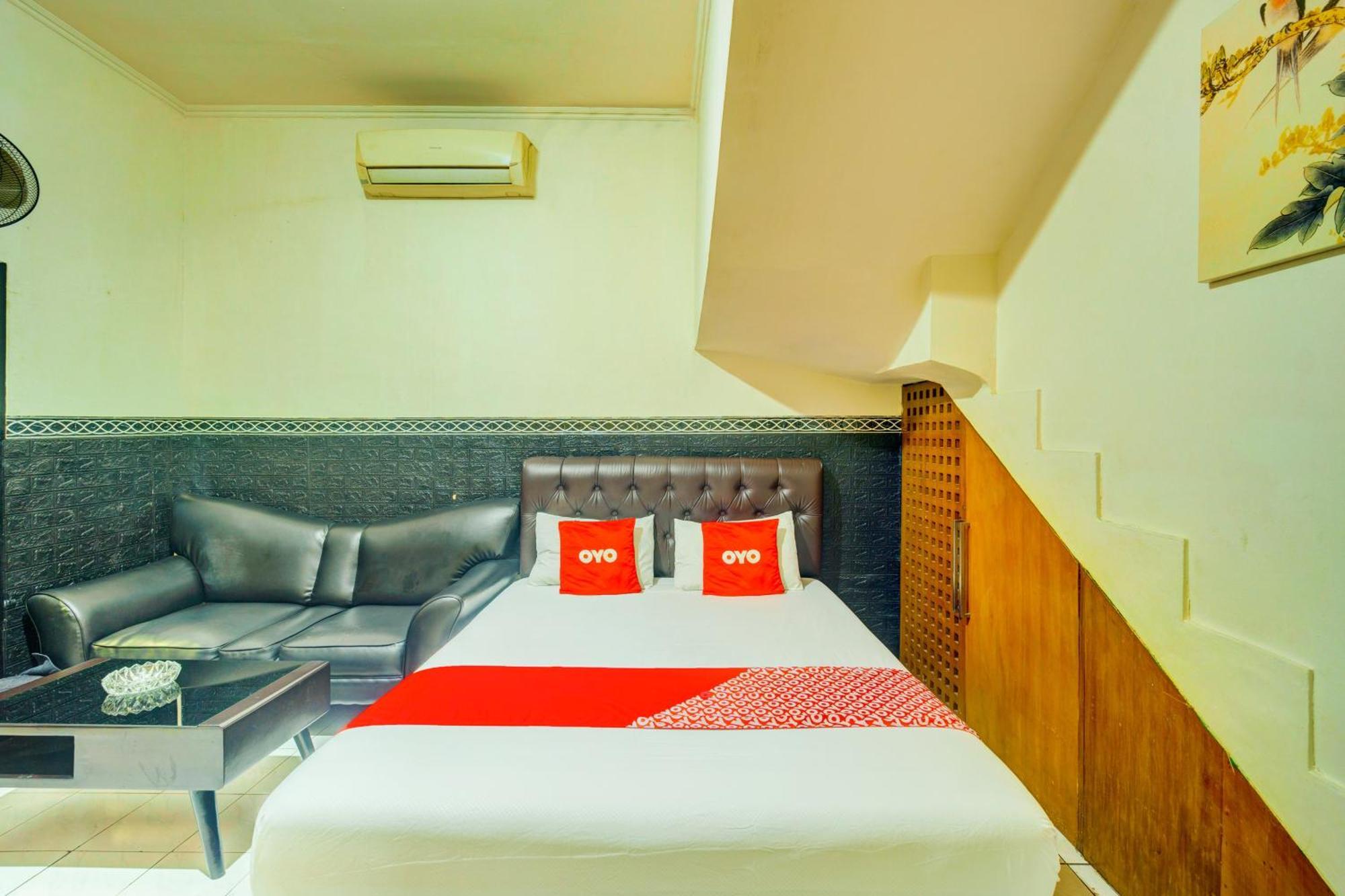 Oyo 93132 Modom Homestay Near Rs Islam Jakarta Pondok Kopi Exterior photo