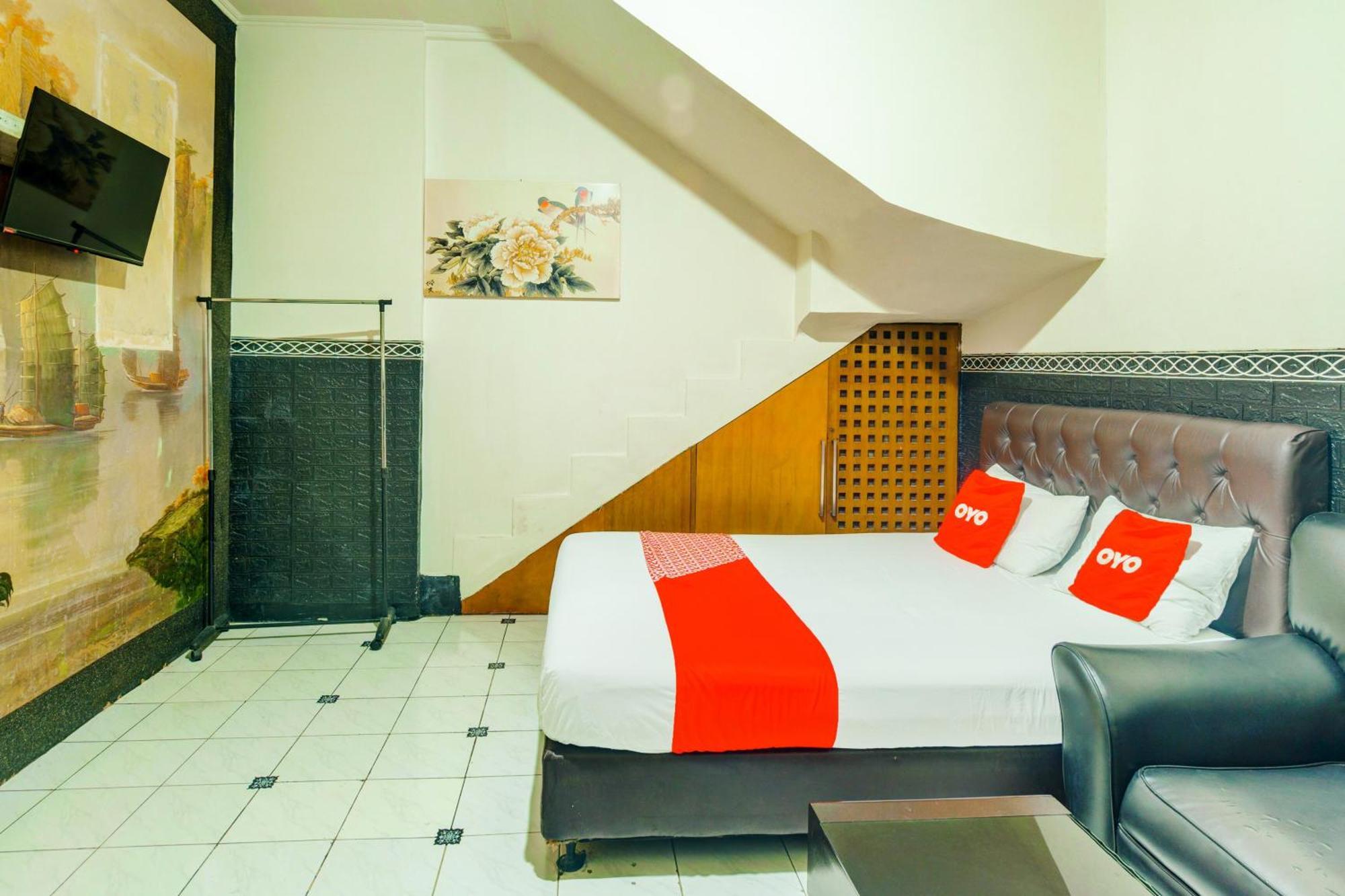Oyo 93132 Modom Homestay Near Rs Islam Jakarta Pondok Kopi Exterior photo