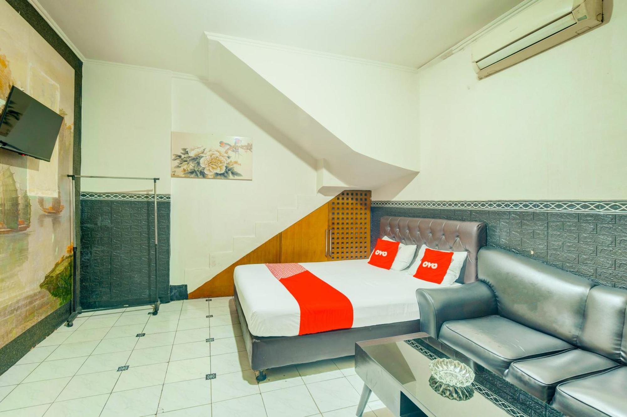 Oyo 93132 Modom Homestay Near Rs Islam Jakarta Pondok Kopi Exterior photo